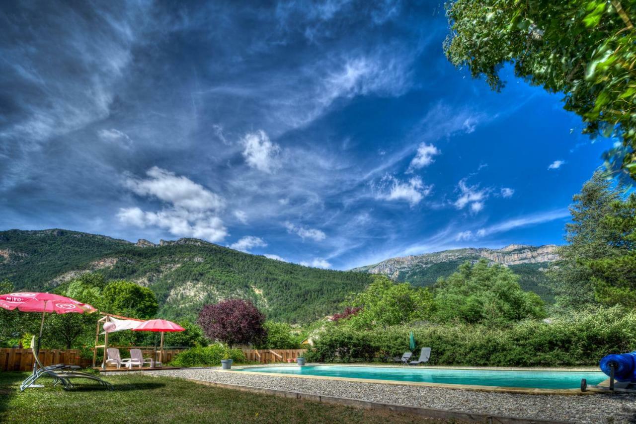 La Roulotte Villa Châtillon-en-Diois Exteriör bild
